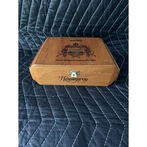 ARTURO FUENTE Hemingway CIGAR BOX